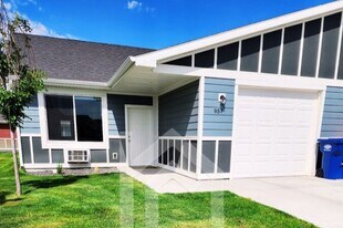 Golden Eagle Patio Home Apartments in Twin Falls, ID - Building Photo