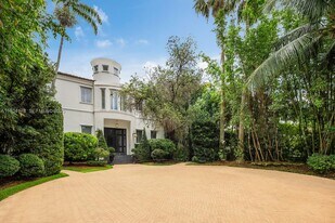 315 E San Marino Dr in Miami Beach, FL - Building Photo