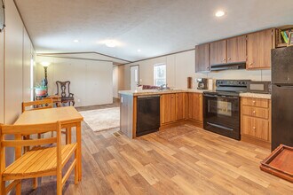 13 Garden Rd in Woodfin, NC - Building Photo - Building Photo