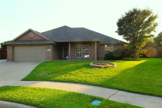 312 Garrett St in Burleson, TX - Foto de edificio
