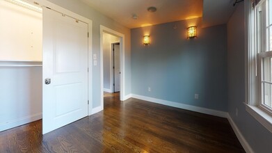 149 G St, Unit 3 in Boston, MA - Building Photo - Building Photo