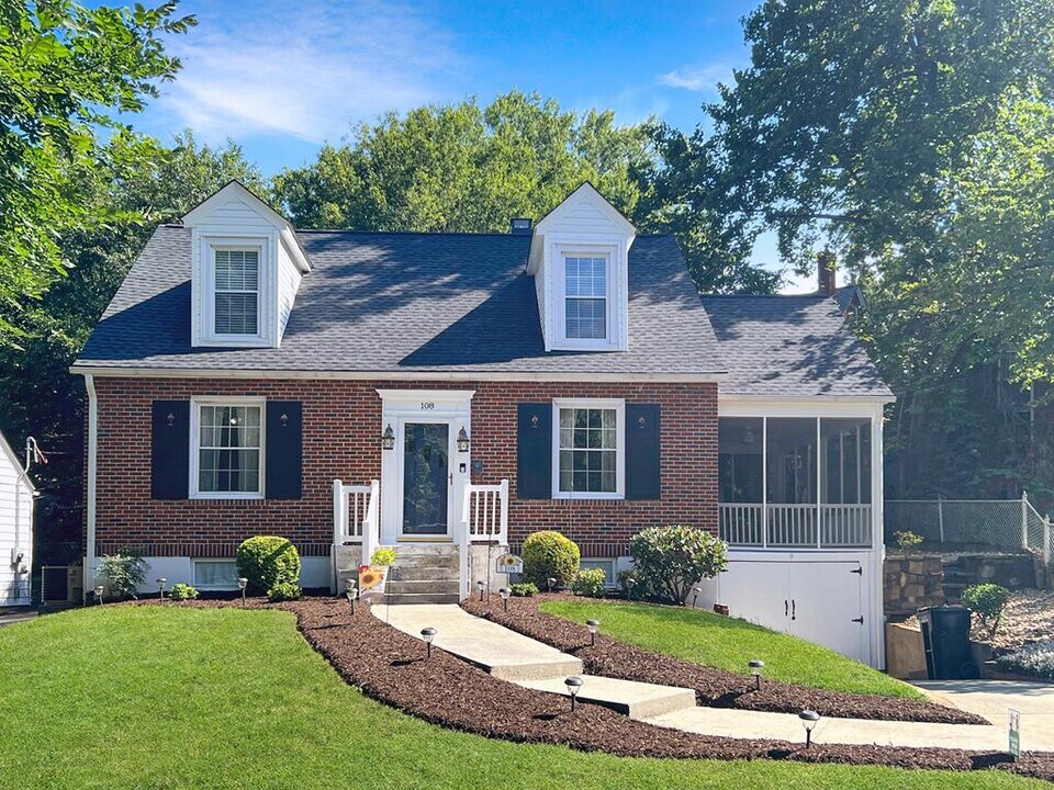 108 Manchester Ave in Danville, VA - Foto de edificio