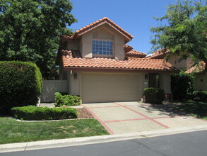 101 Big Springs Dr in Folsom, CA - Building Photo - Building Photo