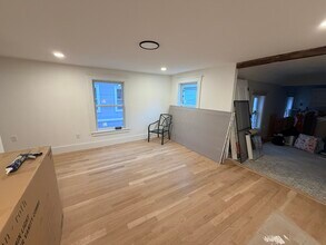 14 Cutter Ave, Unit 2 in Somerville, MA - Foto de edificio - Building Photo