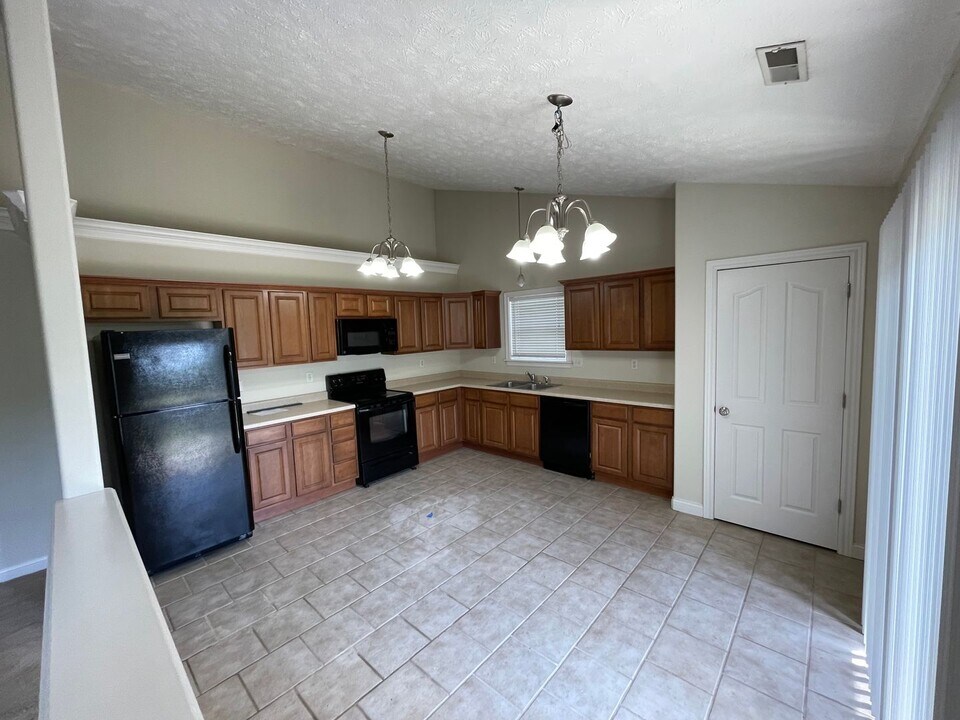 1417 Shining Armor Ln in Lafayette, IN - Building Photo