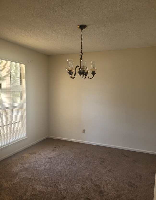 608 Aztec Ln in Albany, GA - Foto de edificio - Building Photo