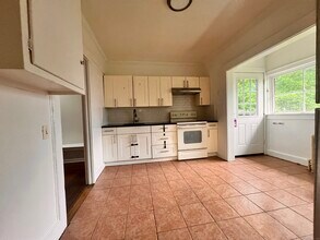 39 Ferris Ave in Stamford, CT - Building Photo - Building Photo