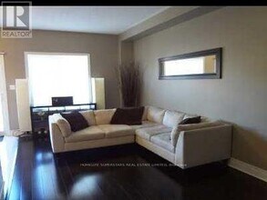 3661 Bala Dr in Mississauga, ON - Building Photo - Building Photo