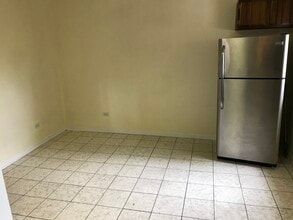 1047 W Taylor St in Chicago, IL - Building Photo - Building Photo