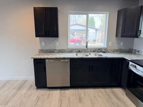 345 Division St in Klamath Falls, OR - Building Photo - Building Photo