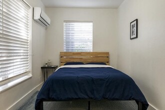 26 NE 70th St in Miami, FL - Building Photo - Building Photo
