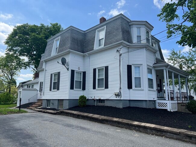 9 Arlington St in Reading, MA - Foto de edificio - Building Photo