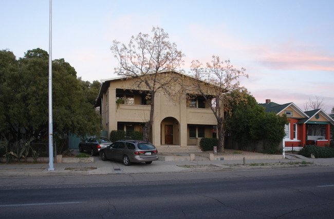 527-533 S 6th Ave in Tucson, AZ - Foto de edificio - Building Photo