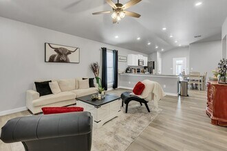 460 Staghorn Dr in Odessa, TX - Building Photo - Building Photo