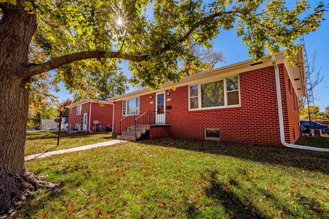 375 S 44th St in Lincoln, NE - Building Photo