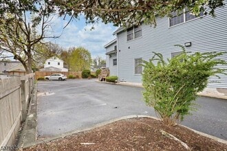 133 Center St in New Milford, NJ - Building Photo - Building Photo