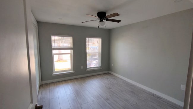 2507 Gulf Blvd in South Padre Island, TX - Foto de edificio - Building Photo