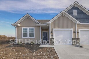 12411 S Parkwood Ln in Lee's Summit, MO - Building Photo