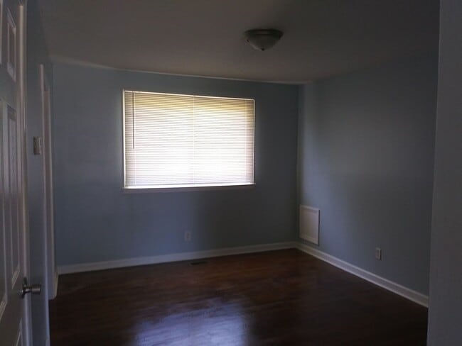 713 Vernon Dr in Jacksonville, NC - Building Photo - Building Photo