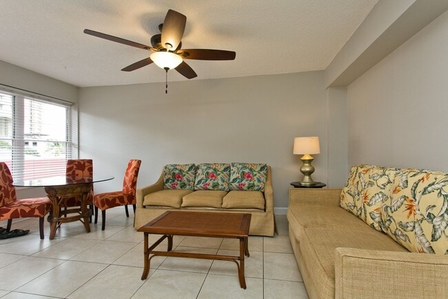 2118 Kuhio Ave. in Honolulu, HI - Building Photo - Building Photo