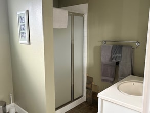 4325 NE 42nd Ave in Portland, OR - Foto de edificio - Building Photo