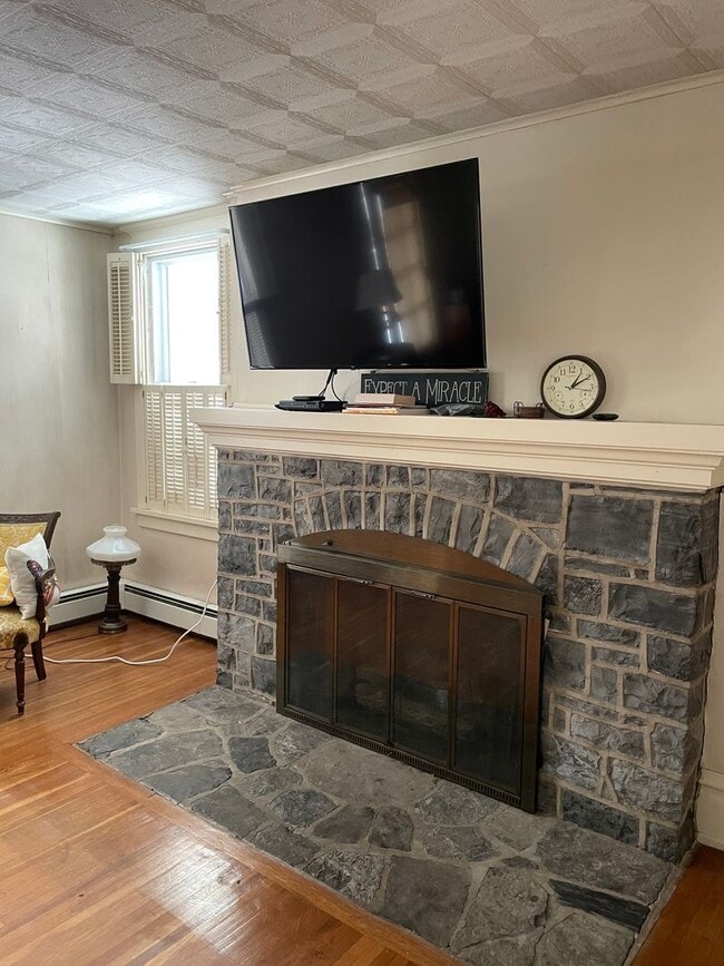 107 E Main St in Newville, PA - Building Photo - Building Photo