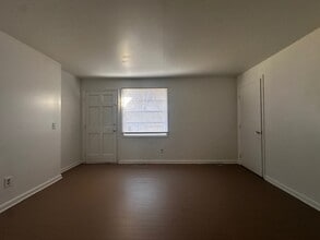 407 E Florida St, Unit B in Greensboro, NC - Foto de edificio - Building Photo