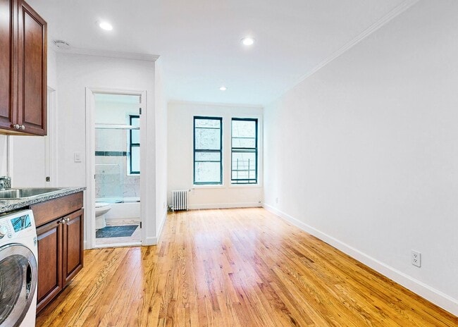 West 150th Street in New York, NY - Foto de edificio - Building Photo