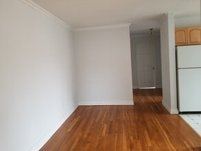 130 Orient Way, Unit 3B in Rutherford, NJ - Building Photo - Building Photo