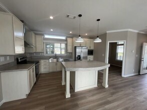 41108 Roselle Lp in Zephyrhills, FL - Building Photo - Building Photo