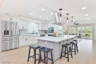 26900 Wedgewood Dr in Bonita Springs, FL - Foto de edificio - Building Photo
