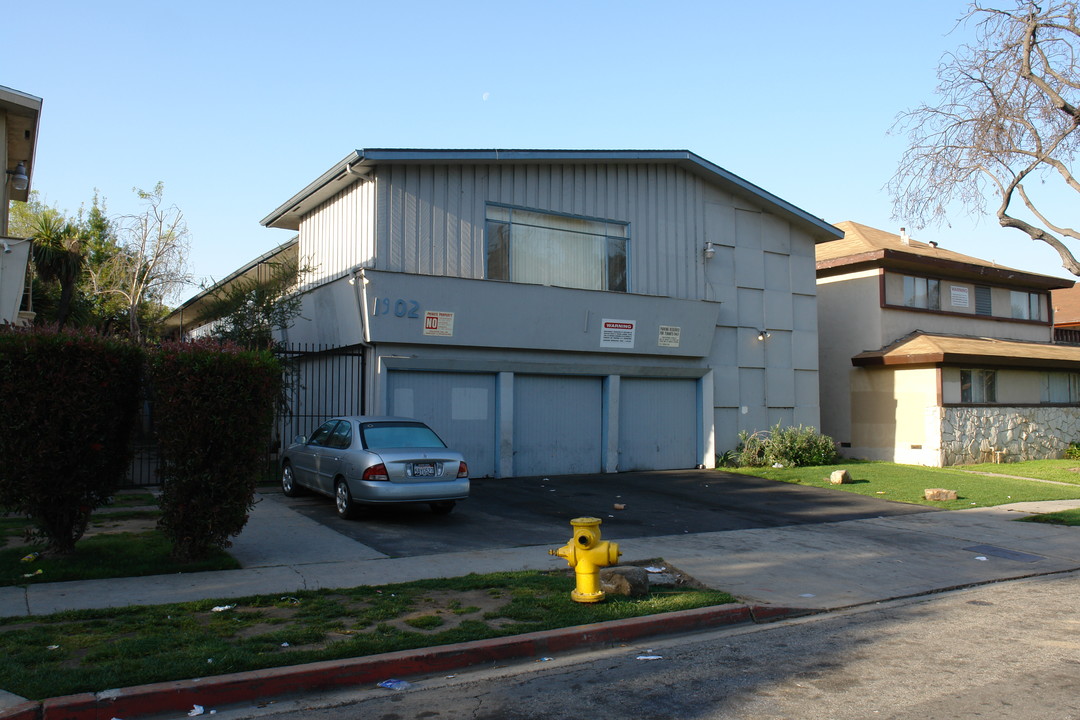 1902 W El Segundo Blvd in Gardena, CA - Building Photo