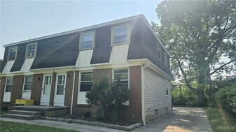 185 Fairgreen Dr in Buffalo, NY - Building Photo
