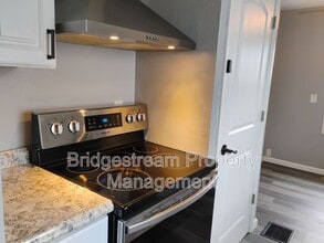 539 W Stewart St in Dayton, OH - Building Photo - Building Photo