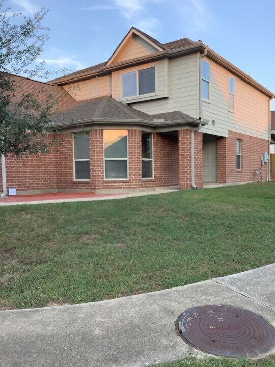 1106 Mossy Branch St in Houston, TX - Building Photo
