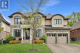 321 Trestle St in Ottawa, ON - Building Photo