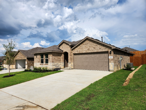 5805 Harvey Gap Ln in Lantana, TX - Building Photo - Building Photo