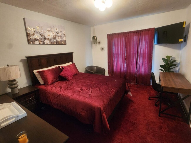 369 E Tuscarawas Ave in Barberton, OH - Building Photo - Building Photo