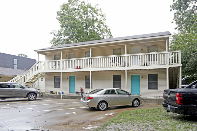 404 S Buchanan Ave in Fayetteville, AR - Foto de edificio - Building Photo