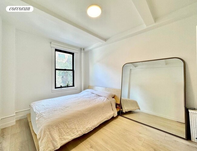 308 W 30th St in New York, NY - Building Photo - Building Photo