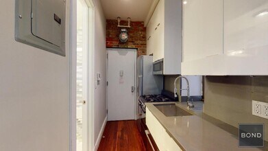60 Avenue B in New York, NY - Building Photo - Building Photo