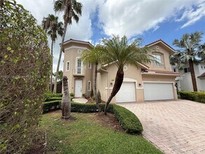 11153 NW 71st Terrace in Doral, FL - Building Photo - Building Photo