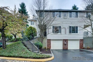 10909 Avondale Rd NE in Redmond, WA - Building Photo