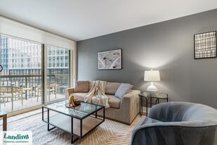 1221 S Eads St in Arlington, VA - Building Photo