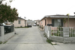 17820-17824 1/2 Downey Av Apartamentos