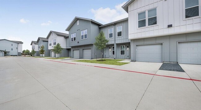 3205 Westinghouse Rd in Georgetown, TX - Building Photo - Building Photo