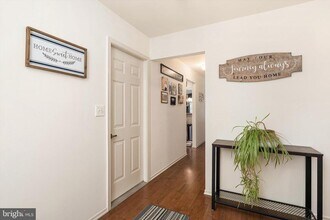 42 Horseshoe Ln N in Columbus, NJ - Building Photo - Building Photo