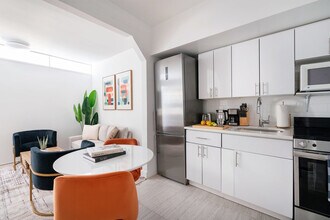 444 W 48th St, Unit ID1022012P in New York, NY - Foto de edificio - Building Photo