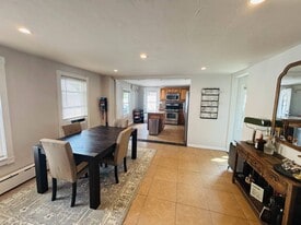 25 East Ave in Glen Cove, NY - Building Photo