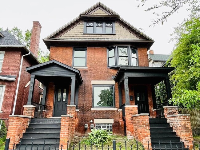 4731 Trumbull, Unit 4731 Trumbull